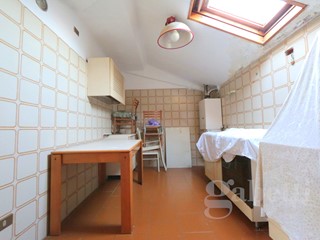 Trilocale in Vendita a Busto Arsizio, 99'000€, 110 m²