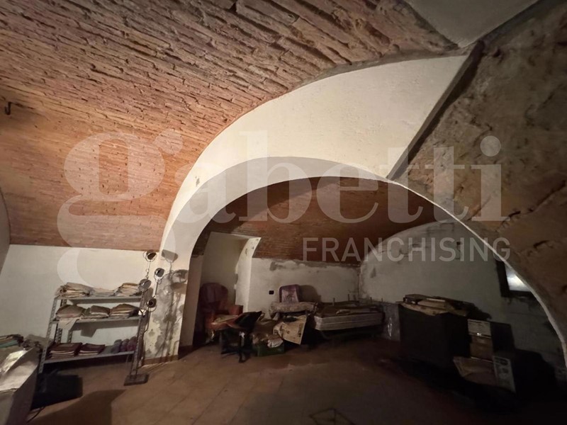 Quadrilocale in Vendita a Piacenza, 179'000€, 190 m², arredato