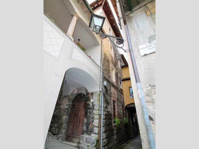 Casa Indipendente in Vendita a Claino con Osteno, 35'000€, 127 m²