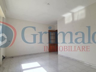 Quadrilocale in Vendita a Pozzuoli, 285'000€, 131 m²