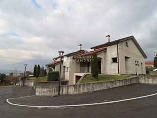 Villetta a schiera in Vendita a Oggiono, 235'000€, 150 m²