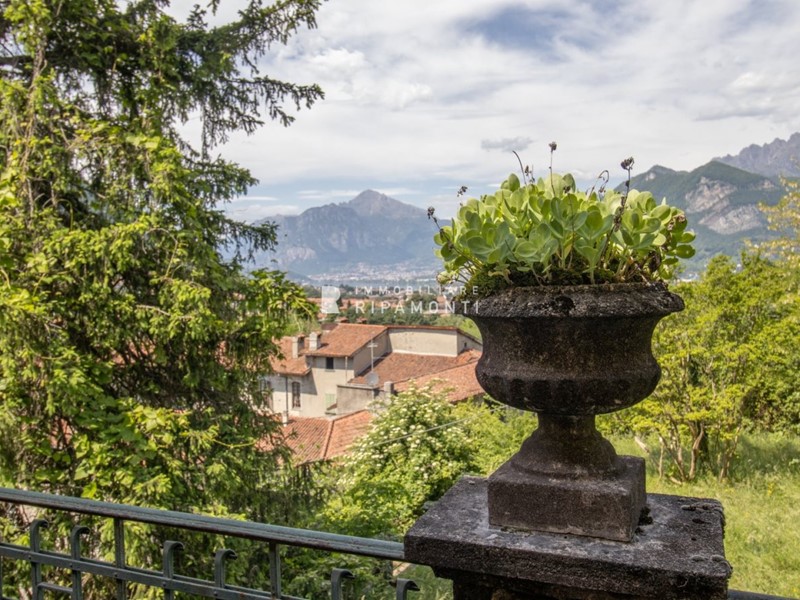 Villa in Vendita a Valgreghentino, 600'000&euro;, 280 m²