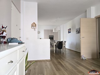 Trilocale in Vendita a Adelfia, 153'000€, 83 m²