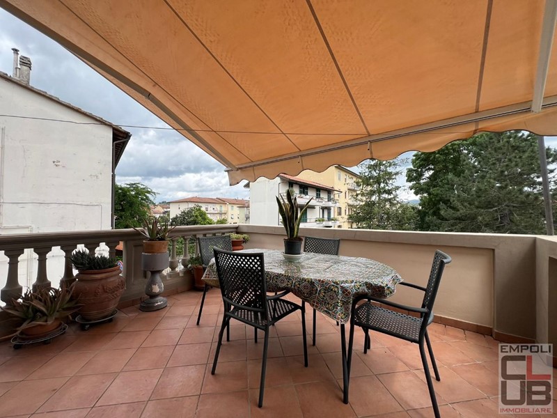 Casa Semi Indipendente in Vendita a Vinci, zona Sovigliana, 300'000€, 180 m², con Box