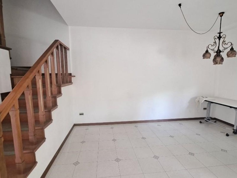 Appartamento in Vendita a Pontedera, 155'000€, 86 m²