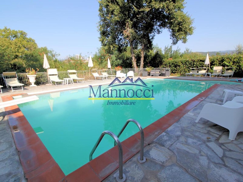 Villa in Vendita a Monsummano Terme, 1'150'000€, 350 m², arredato