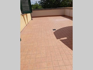 Trilocale in Vendita a Santa Croce sull'Arno, 155'000€, 75 m², con Box