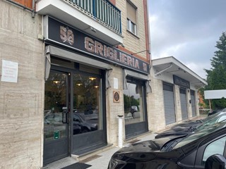 Attività commerciale in Vendita a Rivoli, 82'000€, 85 m²