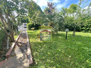 Villetta a schiera in Vendita a Vecchiano, zona Migliarino, 320'000€, 150 m², con Box