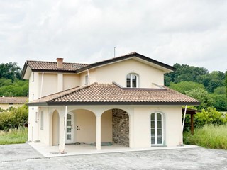 Villa in Vendita a Capannori, zona Gragnano, 850'000€, 240 m²