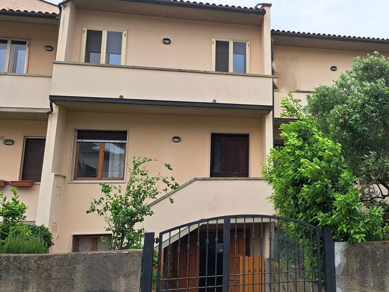 Casa Indipendente in Vendita a Rosignano Marittimo, zona Rosignano Solvay, 320'000€, 180 m², con Box