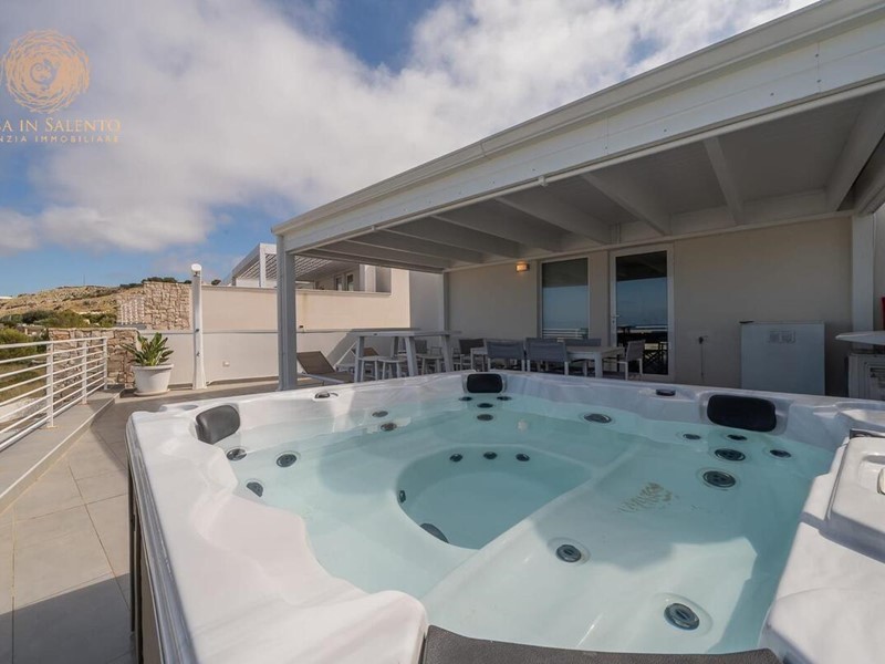 Appartamento in Vendita a Castrignano del Capo, zona Marina di Leuca, 370'000€, 94 m², arredato