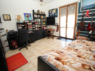 Trilocale in Vendita a Gorla Minore, 149'000€, 110 m²