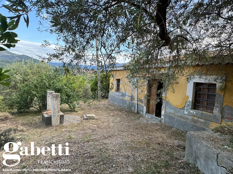 Casa Indipendente in Vendita a Patti, 50'000€, 135 m²