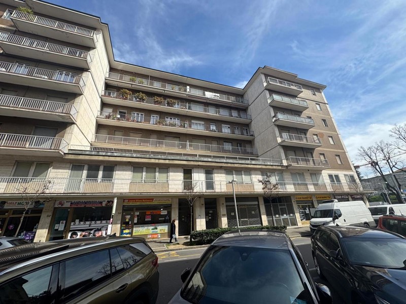 Ufficio in Vendita a Bergamo, 4'641'000€, 3000 m²