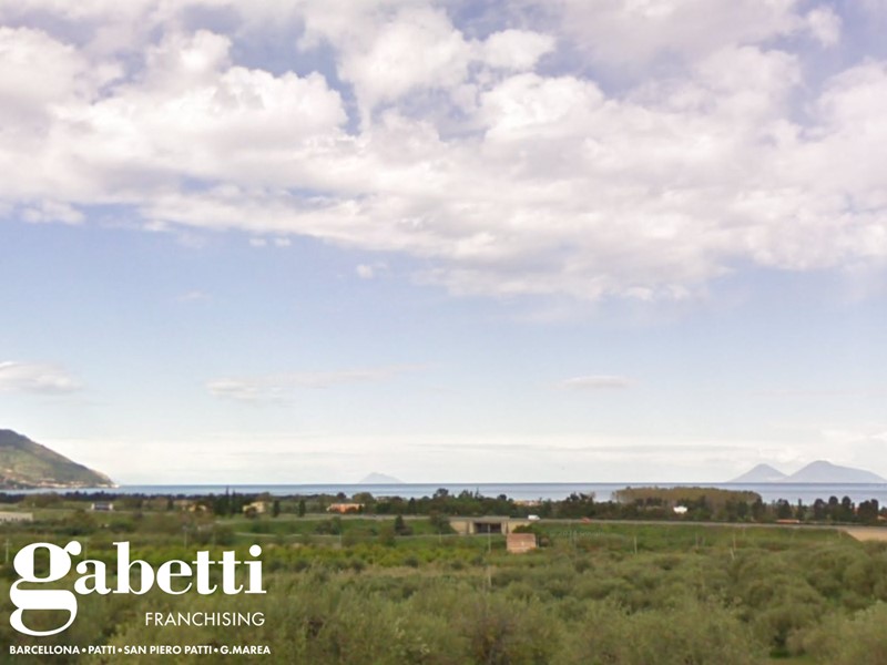 Terreno agricolo in Vendita a Patti, 10000 m²