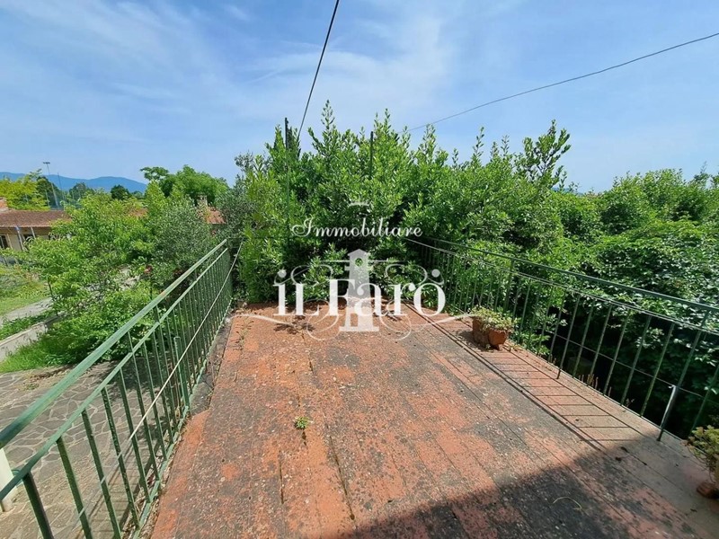 Casa Indipendente in Vendita a Campi Bisenzio, zona Sant'Angelo a Lecore, 339'000€, 205 m²