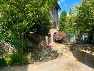 Trilocale in Vendita a Asciano, zona Torre a Castello, 83'000€, 42 m², con Box