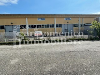 Capannone in Vendita a Buti, 245'000€, 610 m²