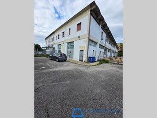 Capannone in Vendita a Vinci, 239'000€, 600 m²