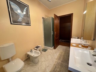 Appartamento in Affitto a Moncalieri, 1'150€, 160 m², arredato