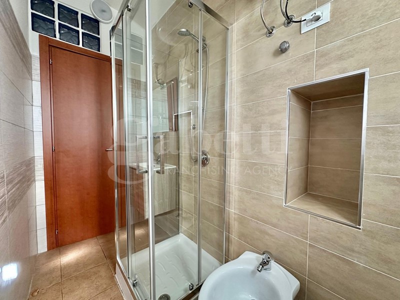 Ufficio in Affitto a Calvizzano, 500€, 45 m²