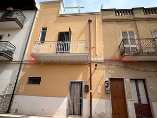 Casa Indipendente in Vendita a Leporano, 118'000€, 105 m²
