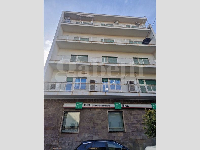 Appartamento in Vendita a Messina, 450'000€, 270 m²