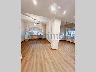 Bilocale in Vendita a Roma, 369'000€, 65 m²