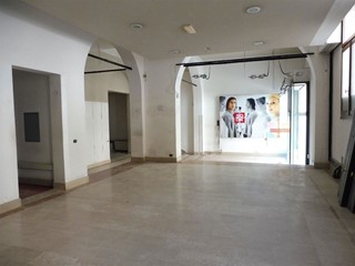 Negozio in Affitto a Vicenza, 5'700€, 186 m²