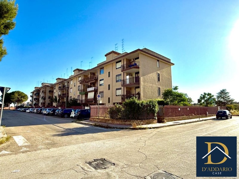 Quadrilocale in Vendita a Taranto, 100'000€, 127 m²