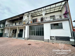 Ufficio in Vendita a Cesano Maderno, 140'000€, 129 m²