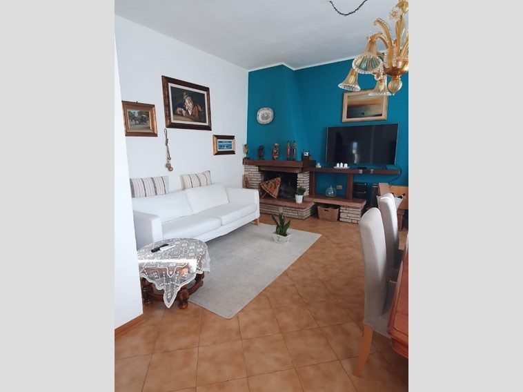 Villa bifamiliare in Vendita a Rosignano Marittimo, zona Vada, 275'000€, 100 m²