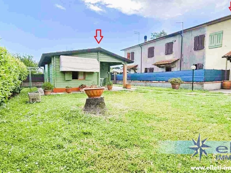 Villa bifamiliare in Vendita a Montignoso, zona Cervaiolo, 175'000€, 90 m², arredato