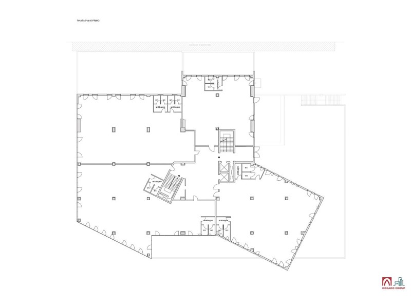 Ufficio in Vendita a Thiene, 971'000€, 1495 m²