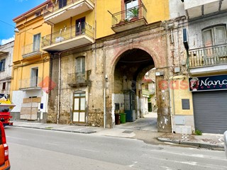 Trilocale in Vendita a Acerra, 75'000€, 83 m²