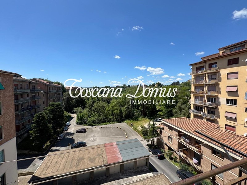 Appartamento in Vendita a Siena, 410'000€, 140 m², arredato
