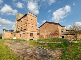 Capannone in Vendita a Novellara, zona Santa Maria Della Fossa, 190'000€, 575 m², con Box