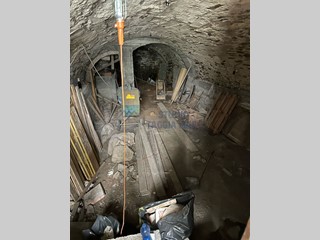 Capannone in Vendita a Badalucco, 25'000€, 65 m²