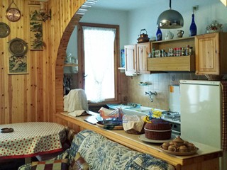 Trilocale in Vendita a Monchio delle Corti, 69'000&euro;, 75 m², arredato, con Box