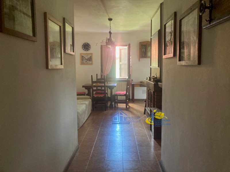 Trilocale in Vendita a Monchio delle Corti, 29'000€, 47 m², arredato
