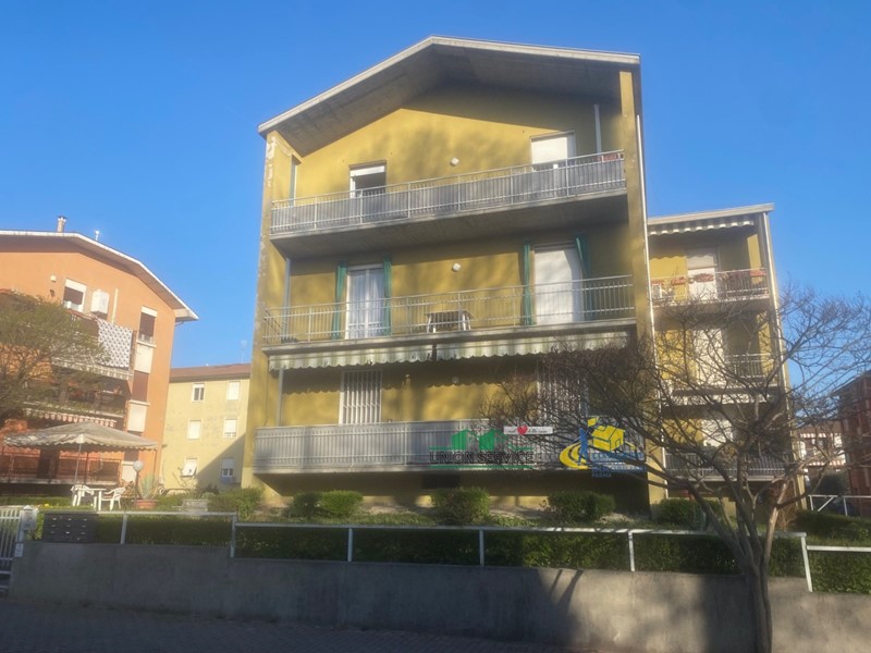 Trilocale in Vendita a Medesano, 93'000&euro;, 85 m², con Box