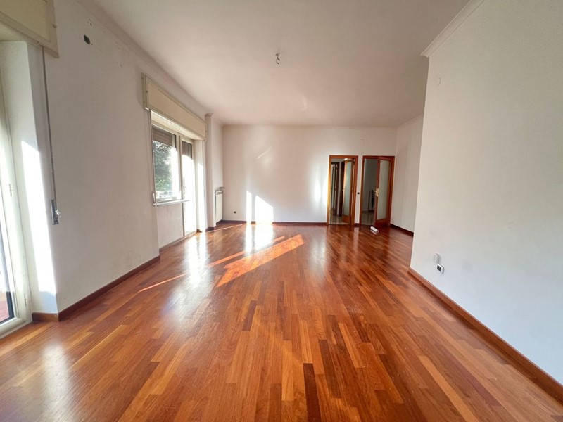 Quadrilocale in Vendita a Napoli, zona Vomero, 440'000€, 130 m²
