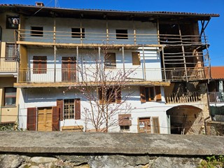 Casa Indipendente in Vendita a Barbania, 60'000€, 120 m²