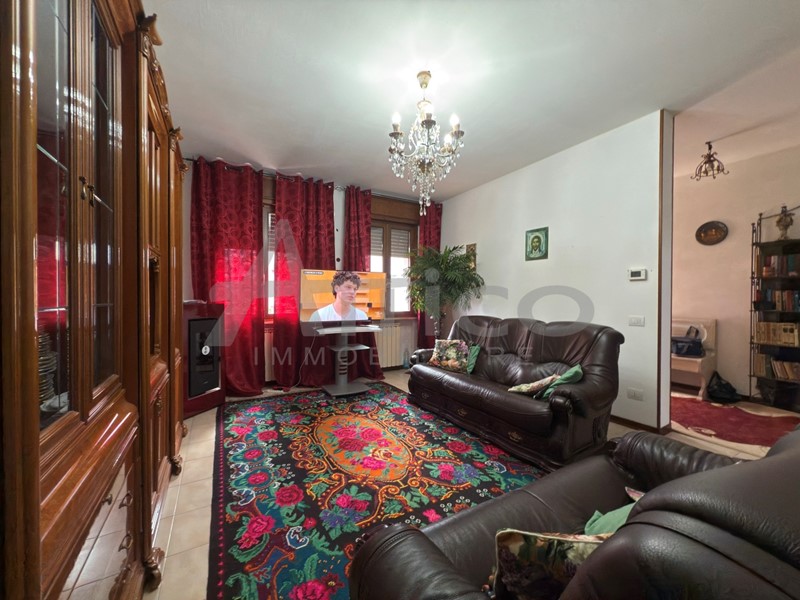 Casa Semi Indipendente in Vendita a San Martino di Venezze, 120'000€, 146 m², con Box