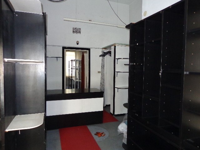 Immobile commerciale in Vendita a Genova, zona Sestri Ponente, 42'000€, 38 m²