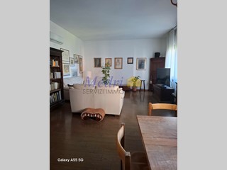 Appartamento in Vendita a Cesena, zona Centro Storico, 390'000€, 214 m², arredato