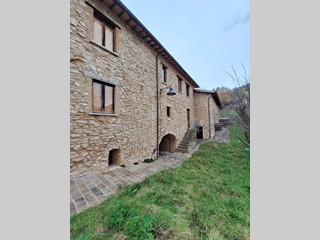 Quadrilocale in Vendita a Visso, zona Frazione Rasenna, 30'000&euro;, 70 m²