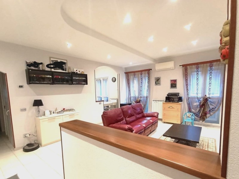 Quadrilocale in Vendita a Vado Ligure, 248'000€, 95 m², con Box