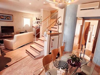 Casa Semi Indipendente in Vendita a Rapolano Terme, 290'000€, 200 m², con Box